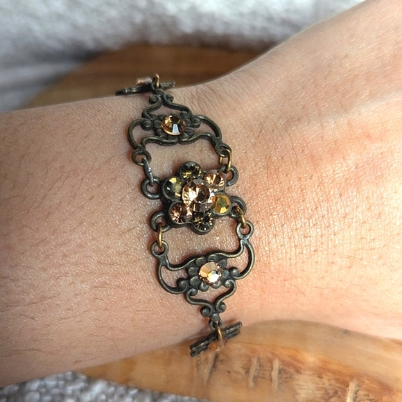 Jewelry - Vintage Look Brown Gemstone Floral Bracelet Bangle Clasp